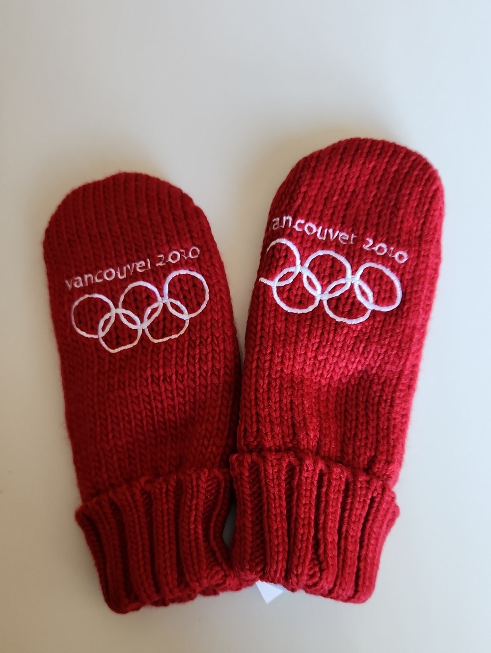 Red Vancouver 2010 Olympic Kids Knit Mittens